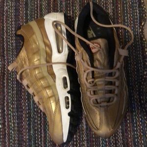 Women Size:9 Nike Air Max Gold